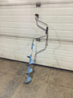 MANUAL ICE AUGER