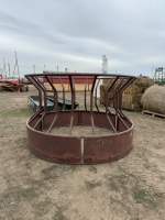 Hurricane round bale feeder