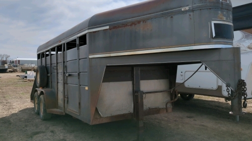 1991 King Of The Road gooseneck livestock trailer