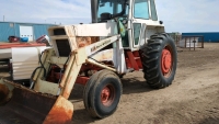 Case 1175 tractor with 800 loader