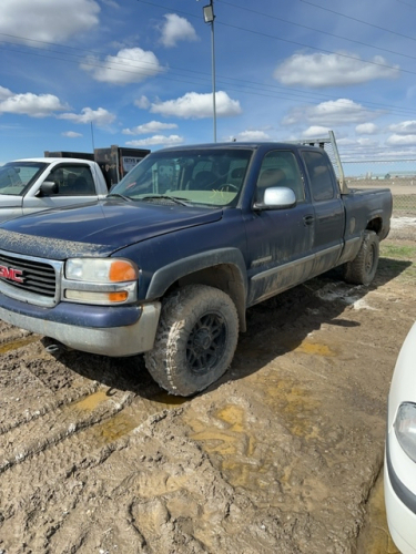 2002 GMC Sierra 2500 4 x 4