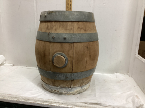 SMALL KEG WITH PLUG