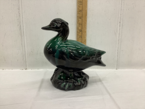 UNMARKED BLUE MOUNTAIN POTTERY DUCK