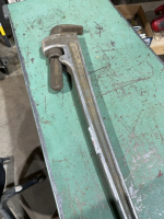 Rigid aluminum 36 inch pipe wrench