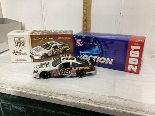 ACTION RACING UPS 2001 TAURUS MODEL STOCK CAR