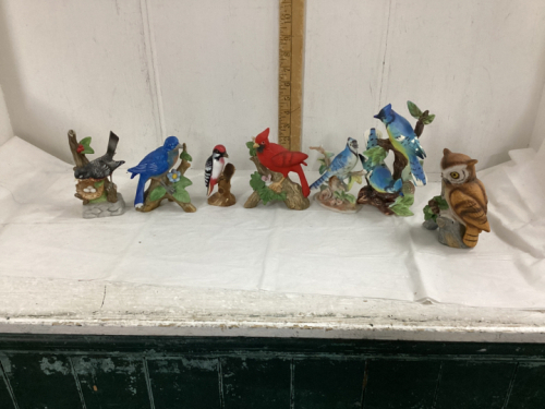 FLAT OF BIRD FIGURINES