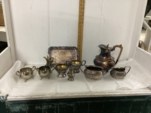 COLLECTION OF SILVERPLATE ITEMS