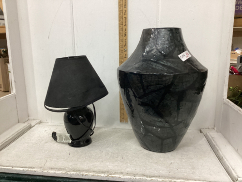 SMALL BLACK LAMP & BLACK VASE