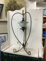 YARD HANGER W/ METAL BIRD FEEDER