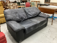 BLACK LEATHER LOVESEAT