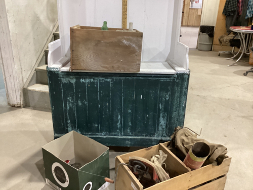 BOX OF OLD GAS CAPS, WOOD BOX WITH OLD BOTTLES, WOOD BOX W/ OLD SEEDERS