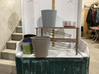 PLANT POTS & WOOD PLANT STAND