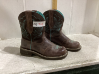 ARIAT COWBOY BOOTS