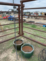 Two basket stands/2 planters