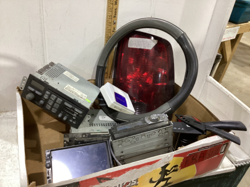 CAR RADIOS, 2015 RAM TAIL LIGHT, (2) KNIVES