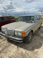 1984 Mercedes-Benz station wagon