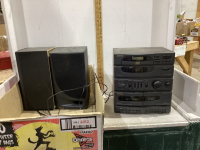 AUDIO VOX CD/CASSETTER/RADIO PLAYER W/2 SPEAKERS