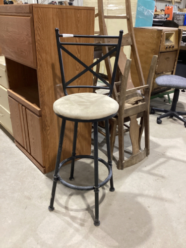 BAR HEIGHT STOOLS