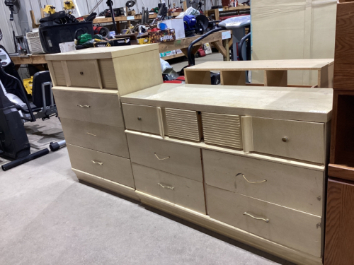 2 PIECE DRESSER SET