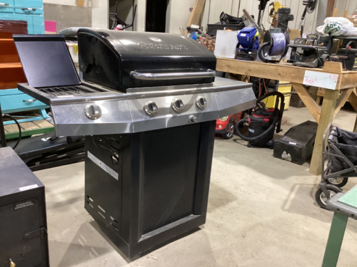 LARGE CUISINART BBQ