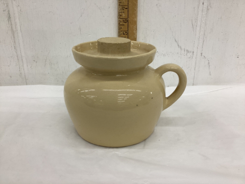 ROSEVILLE POTTERY JUG W/ LID