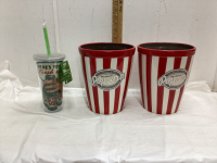 (2) CERAMIC POPCORN BOWLS & NEW 7-UP CUP