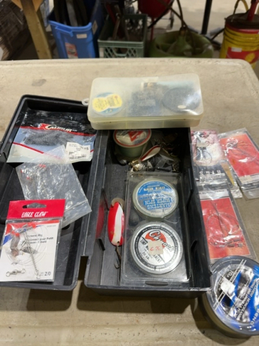 Small plastic tacklebox