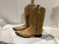 VILLA BOOTS - SIZE 12.5