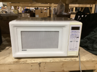 KENMORE MICROWAVE OVEN - LARGER UNIT