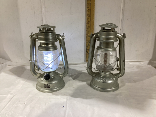 (2) “OLD BROOKLYN” LANTERNS -BATTERY