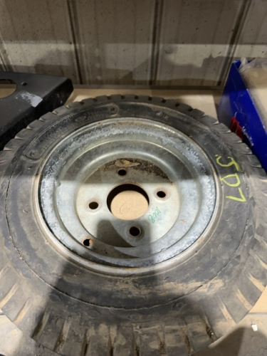 Single trailer tire