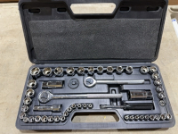 Ratchet and socket set