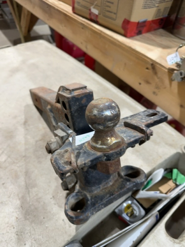 Stabilizer hitch with 2 inch ball