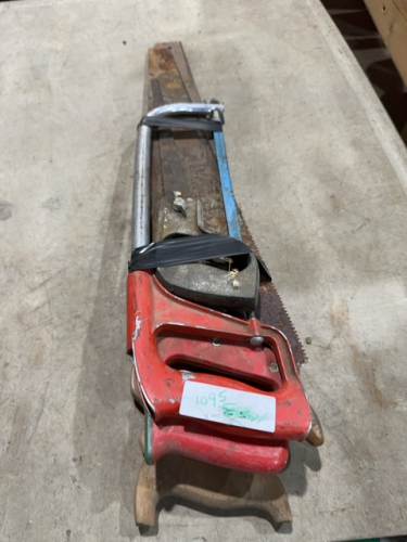 Bundle of carpenter saws