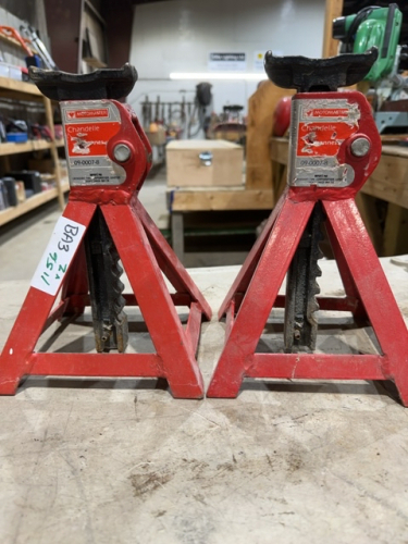 Two motomaster light duty jackstands