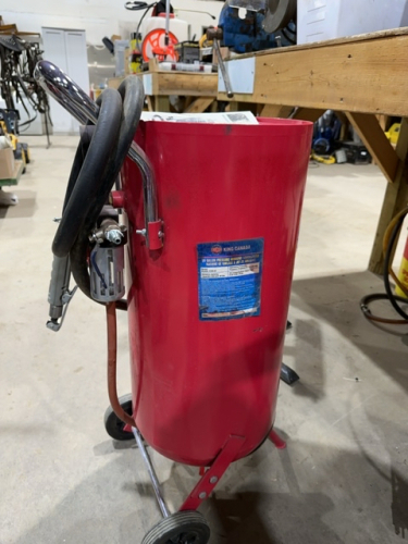 King Canada, 20 gallon pressure abrasive sandblaster