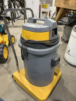 Industrial shop vac