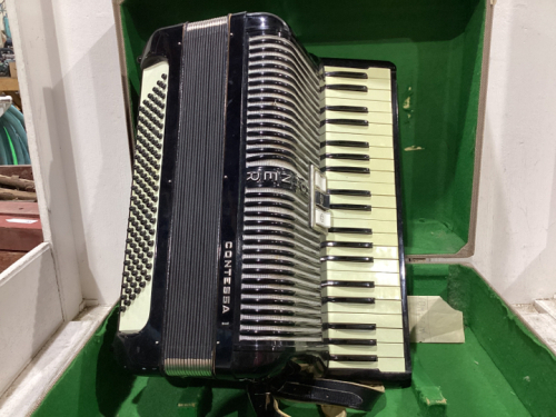 HOHNER ACCORDIAN