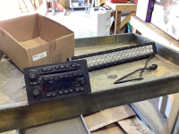 AUTO STEREO/CD UNIT & LIGHT BAR