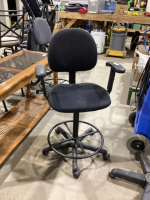 TALL OFFICE CHAIR