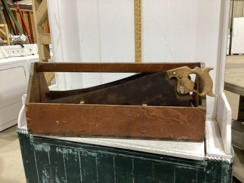 COLLECTION OF (5) HAND SAWS IN WOOD BOX