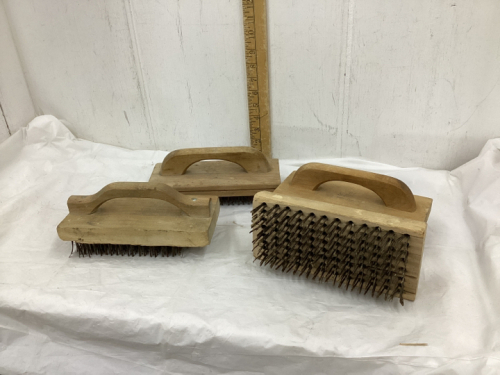 FLAT OF ANTIQUE SCRAPING BRUSHES