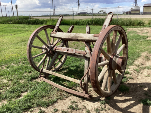 ANTIQUE FRONT RUNNING GEAR