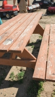 Picnic table