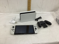 NINTENDO SWITCH MODEL HEG-001