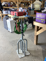 WATER HOSE CENTRE W/ TIMER ON METAL STAND