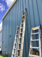 ALUMINUM EXTENSION LADDER