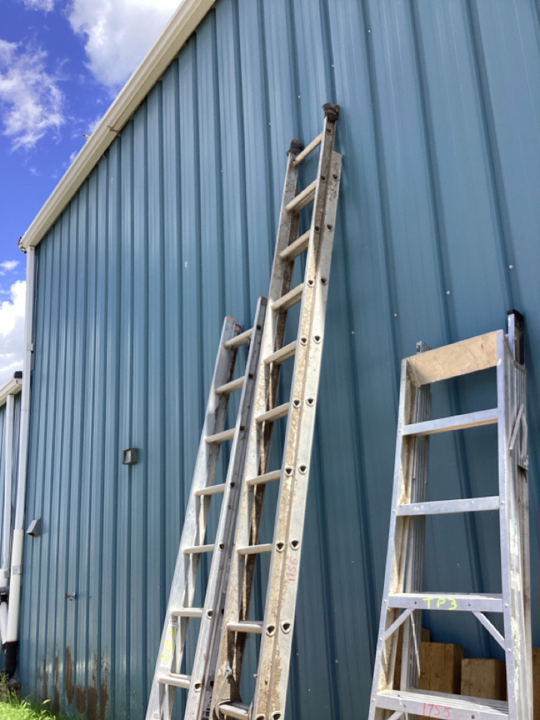 Ladders ALUMINUM EXTENSION LADDER