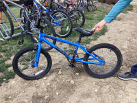 MONGOOSE KIDS PEDAL BIKE