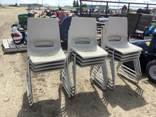 (12) PLASTIC & METAL STACKING CHAIRS